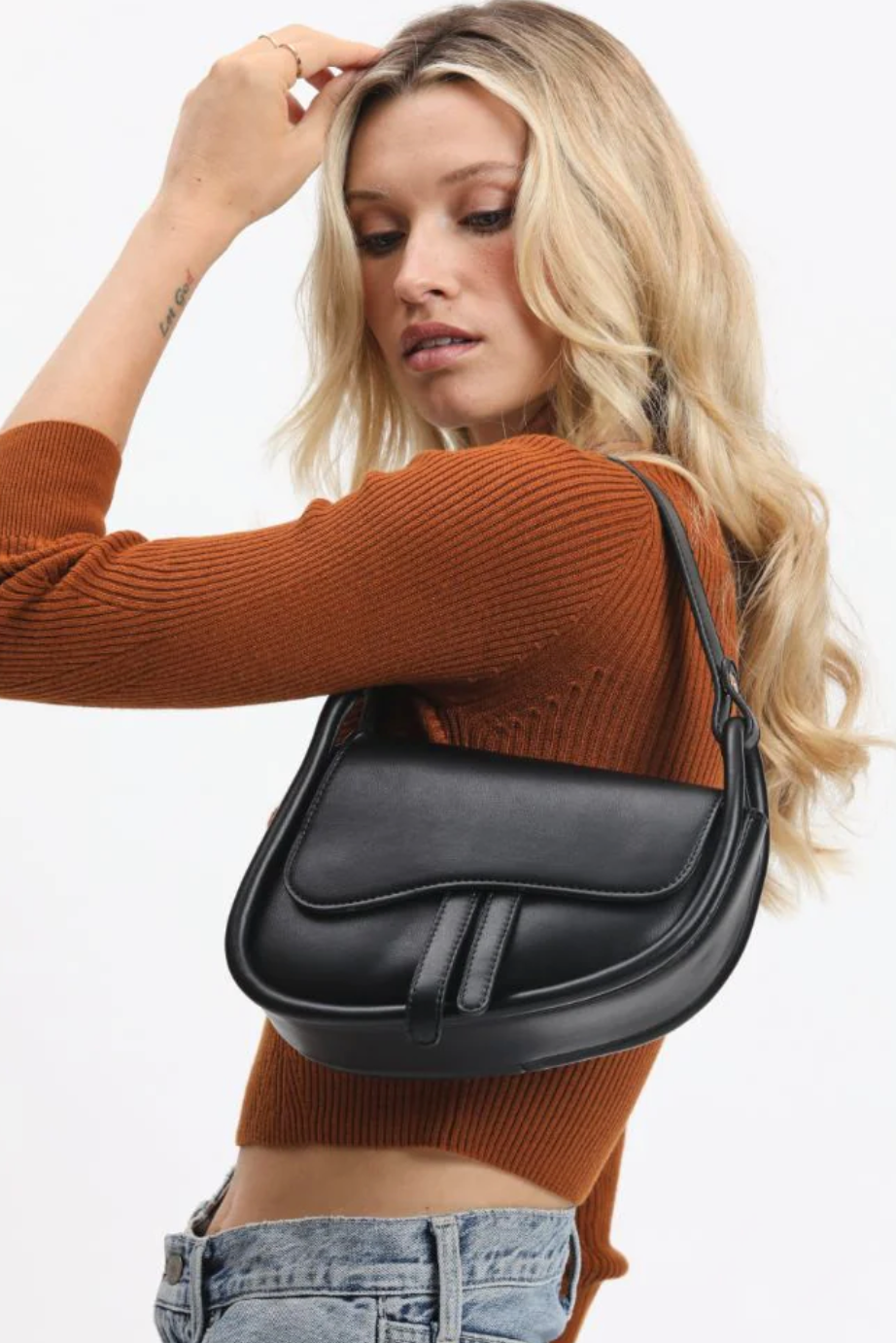 Arlo Crossbody