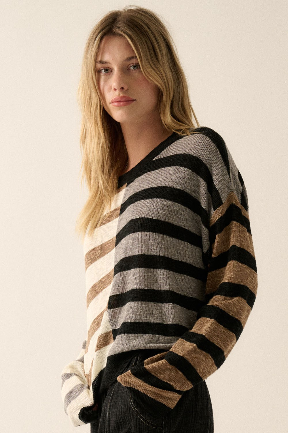 In Contrast Knit Top