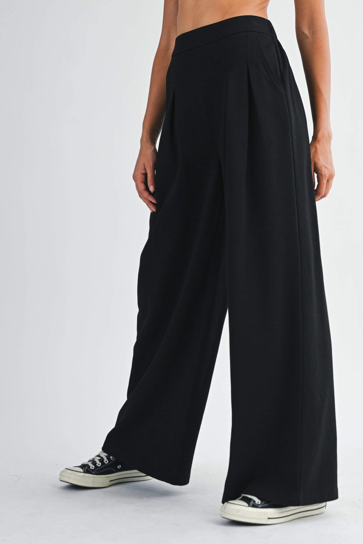 Front Pleat Sweatpant - Black