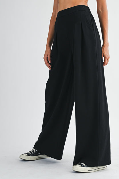 Front Pleat Sweatpant - Black