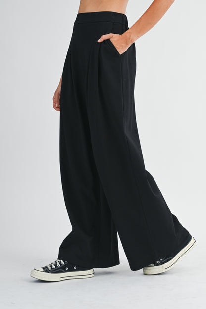 Front Pleat Sweatpant - Black