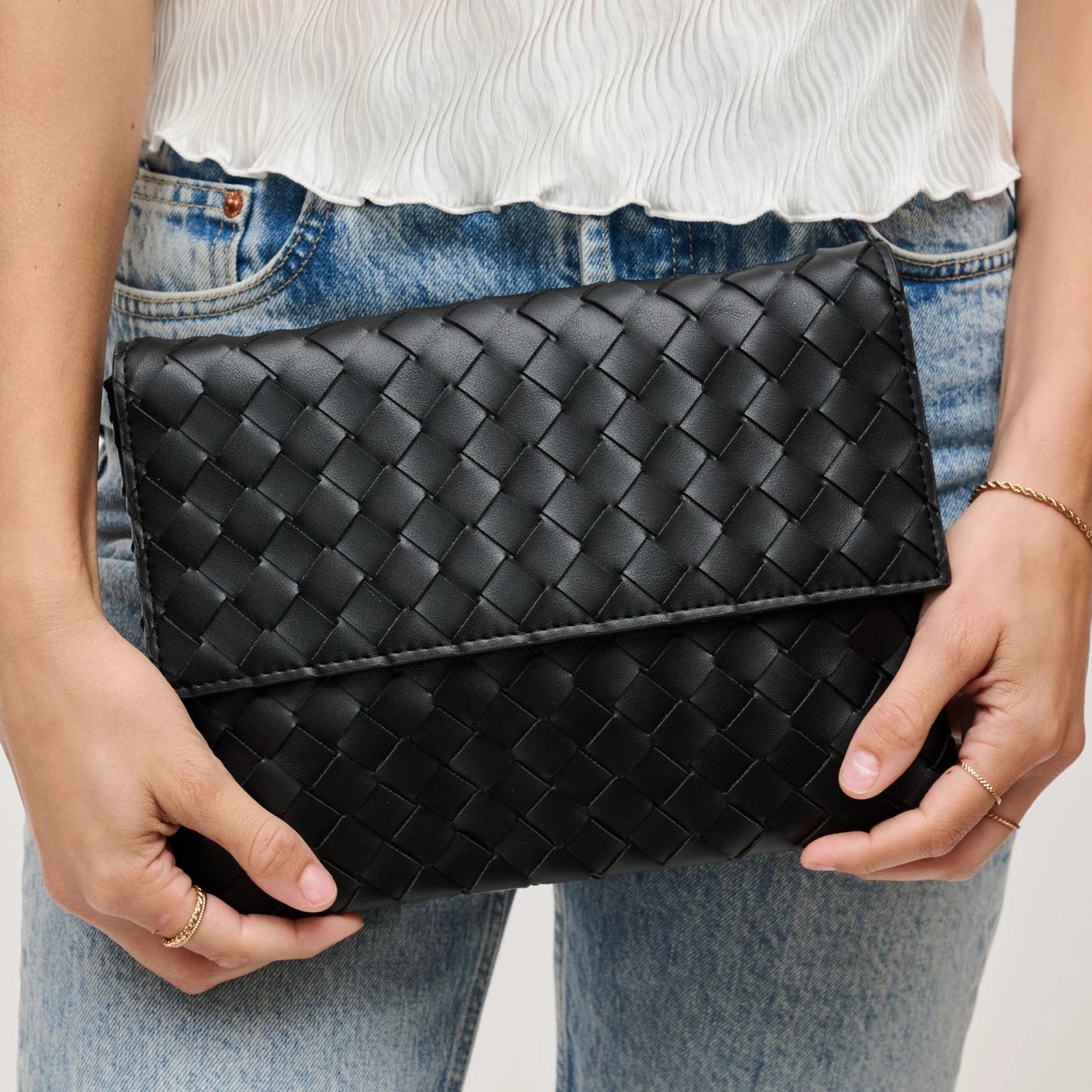Ivy Woven Clutch - Black