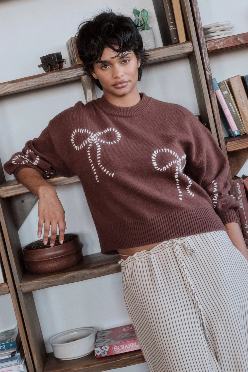 Bow Embroidered Sweater - Brown