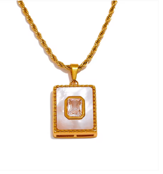 Stella Shell Necklace