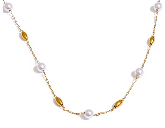 Dainty Pearl Necklace