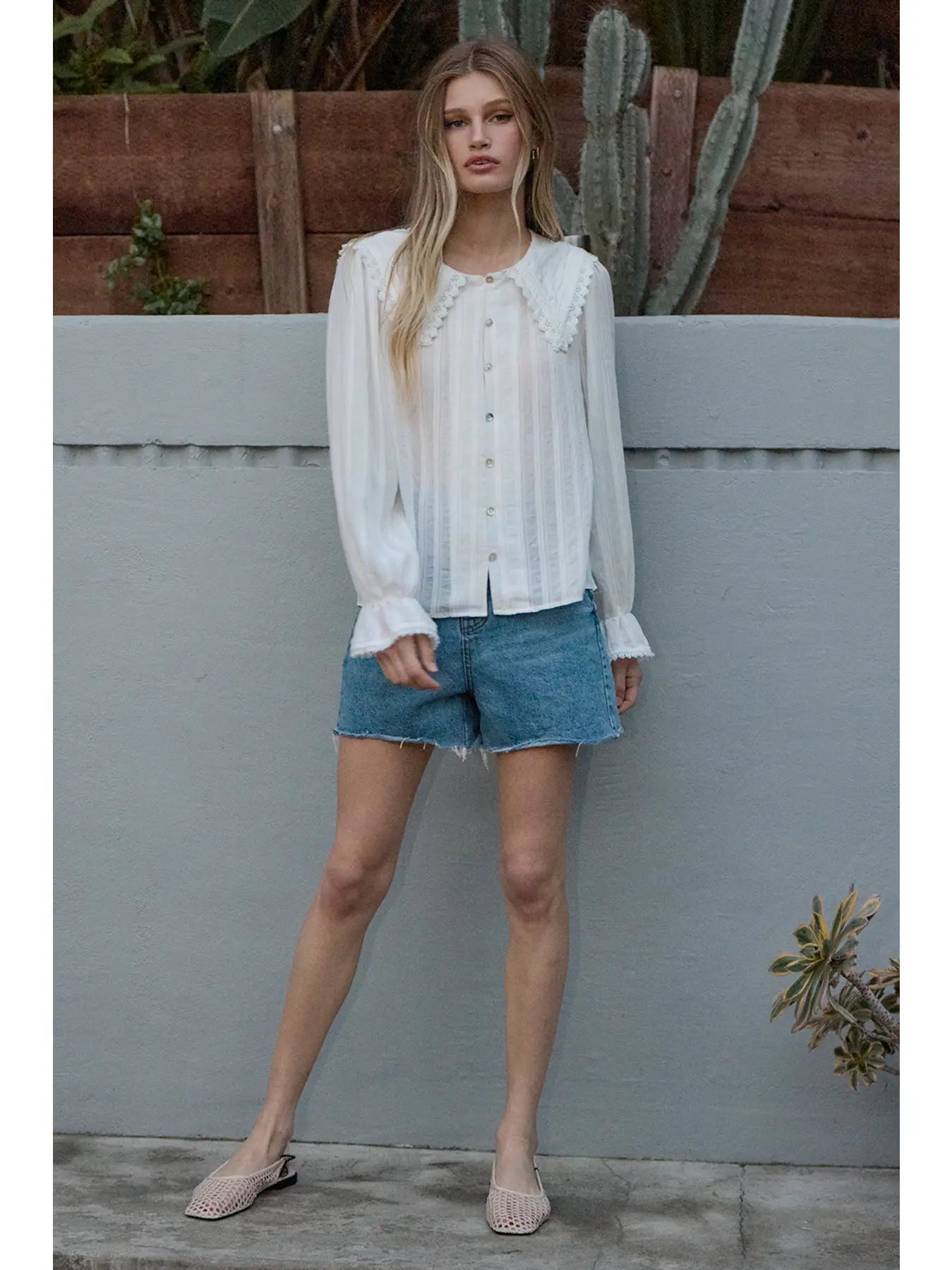 Scallop Lace Collar Button Blouse